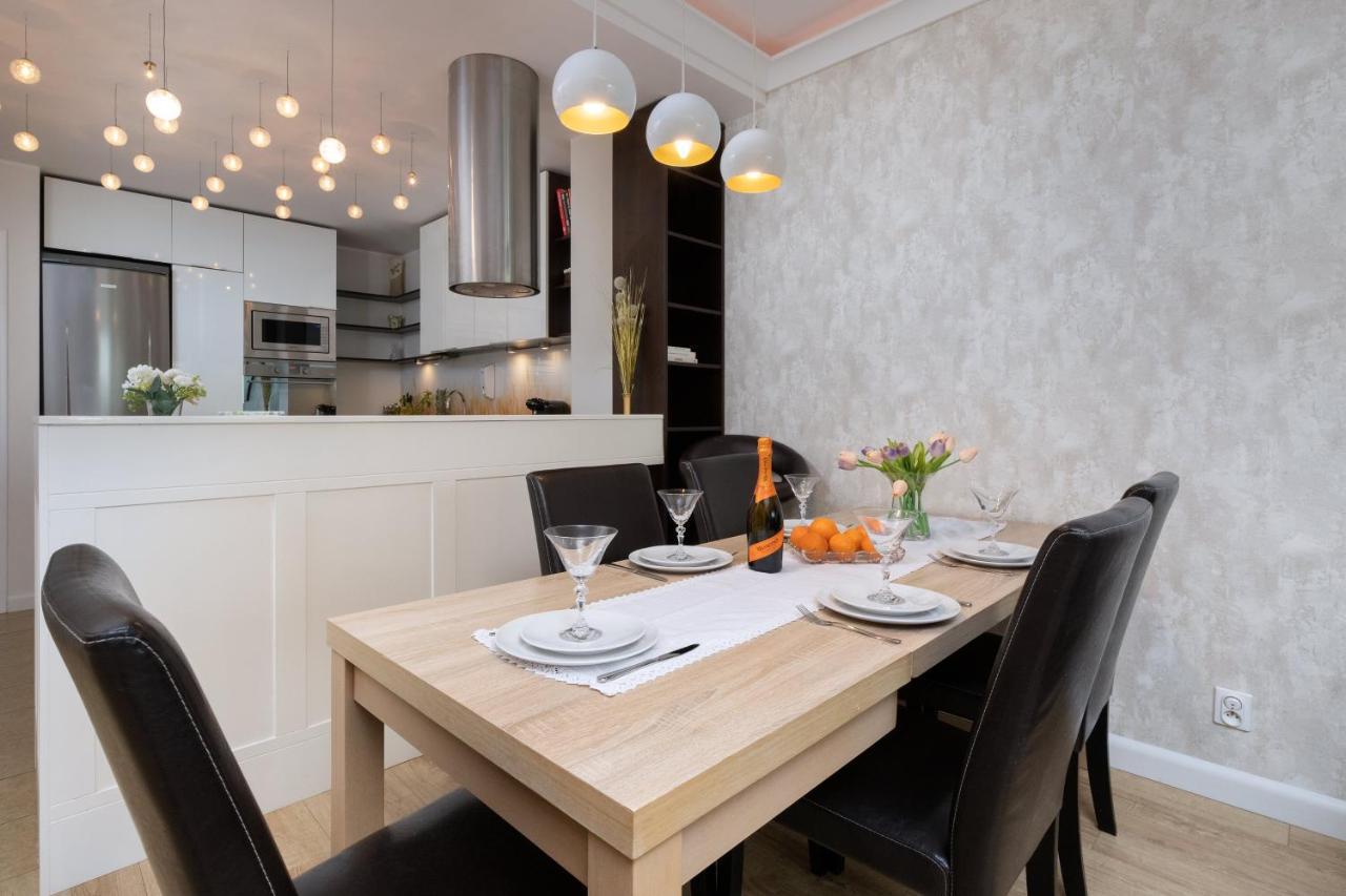 Family Apartament Mysliwska By Renters Apartment Gdansk Bagian luar foto