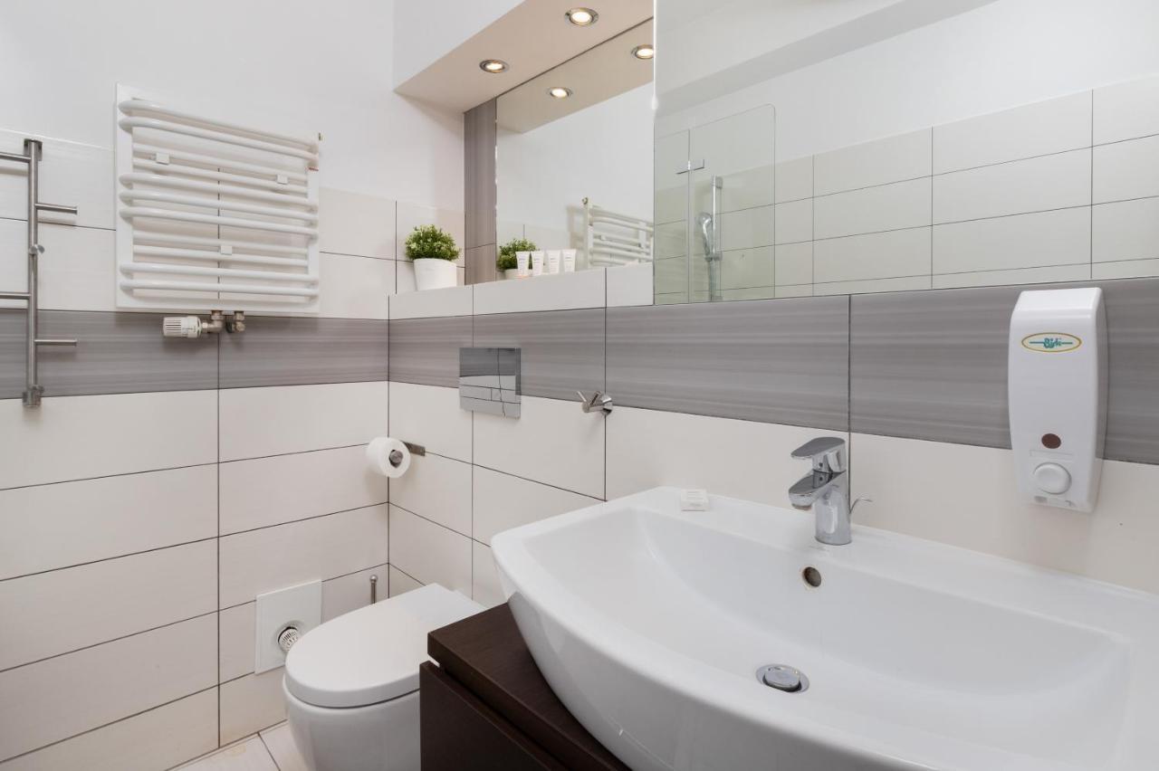 Family Apartament Mysliwska By Renters Apartment Gdansk Bagian luar foto