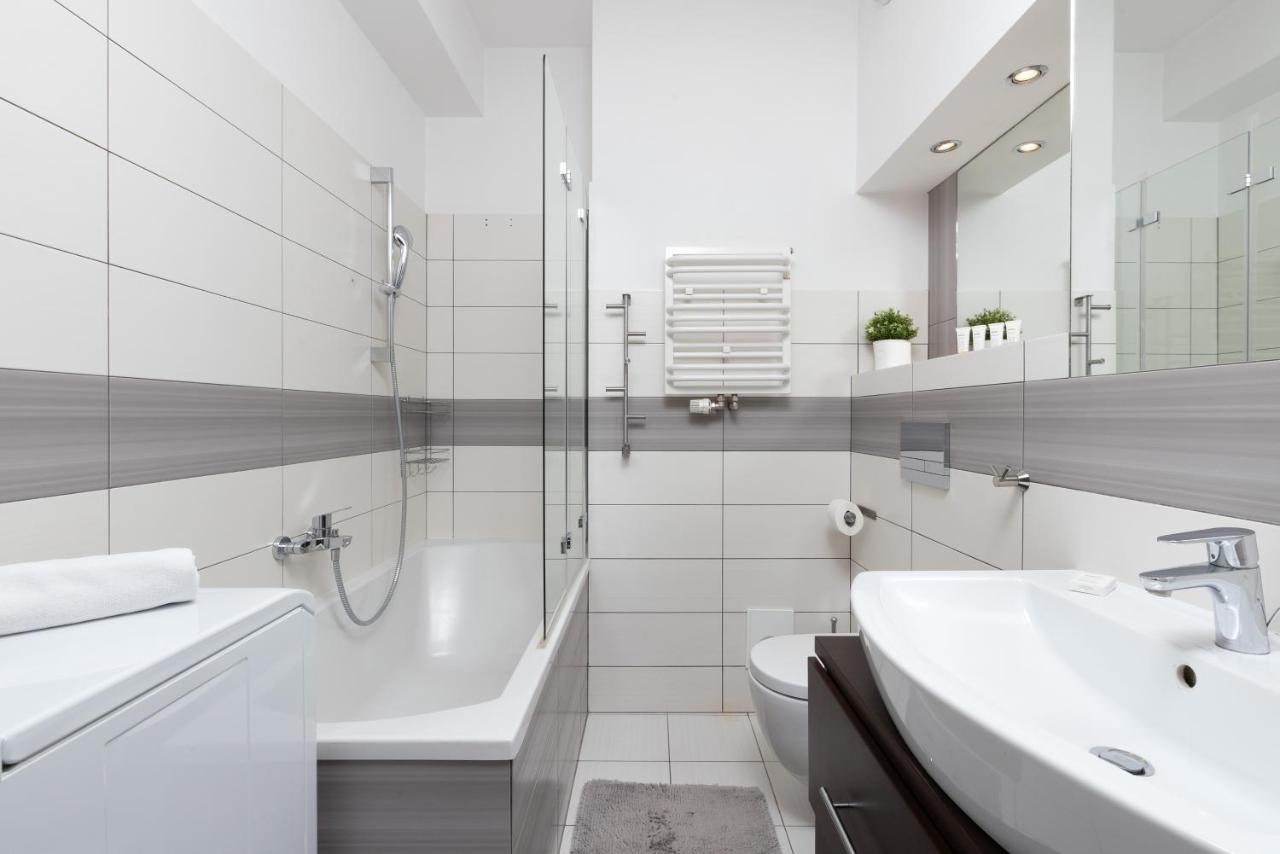 Family Apartament Mysliwska By Renters Apartment Gdansk Bagian luar foto