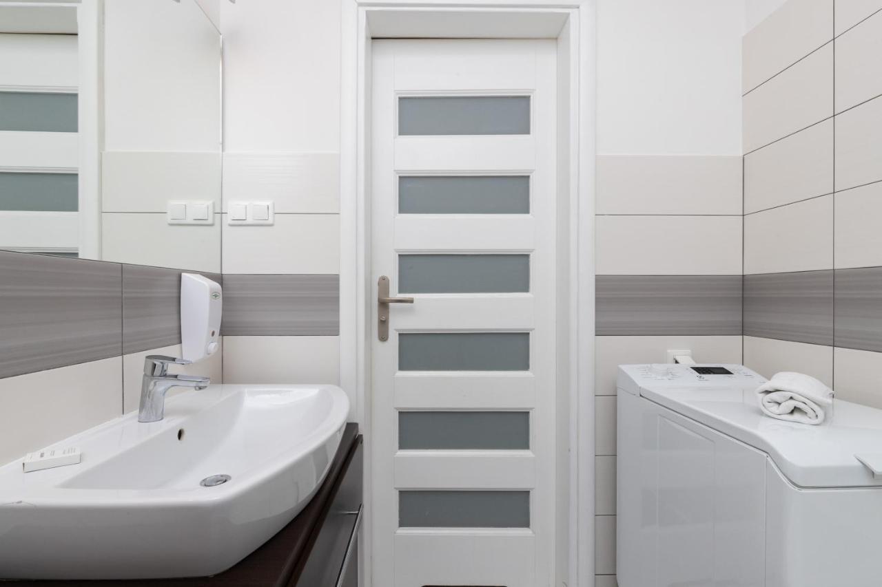 Family Apartament Mysliwska By Renters Apartment Gdansk Bagian luar foto